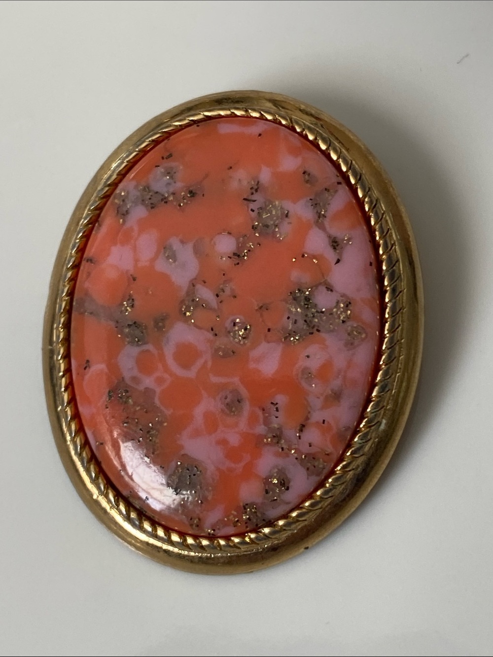 Sarah Coventry Gold-Trim “Coraline” Coral Pink Marbled Oval Brooch - Picture 1 of 3
